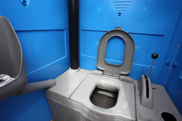 Porta potty delivery and setup in Jennings, MO